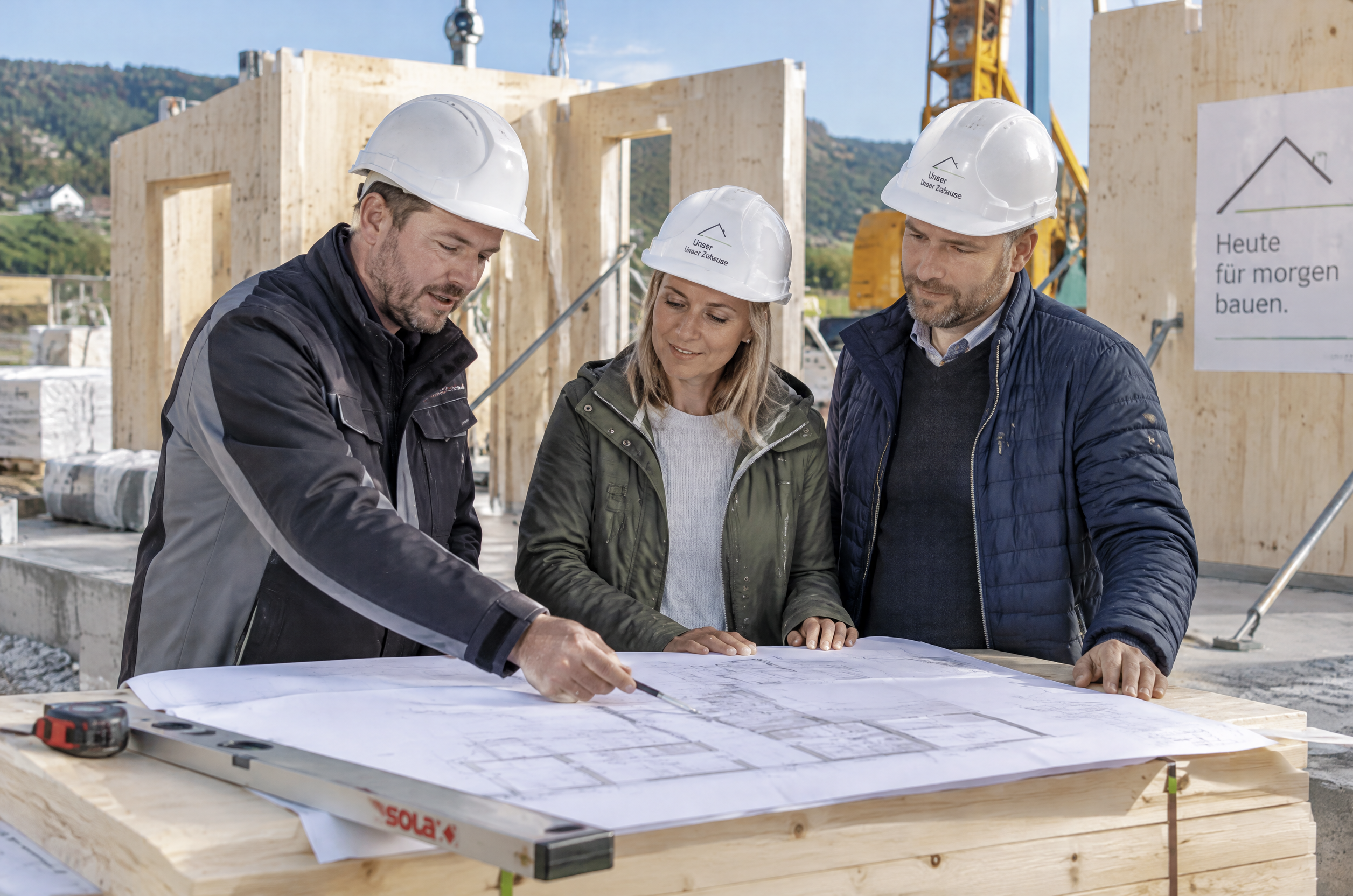 Illustrative Darstellung zum Ratgeberthema Eigenleistung am Fertighaus-Tragwerk: Umfang zuerst klären